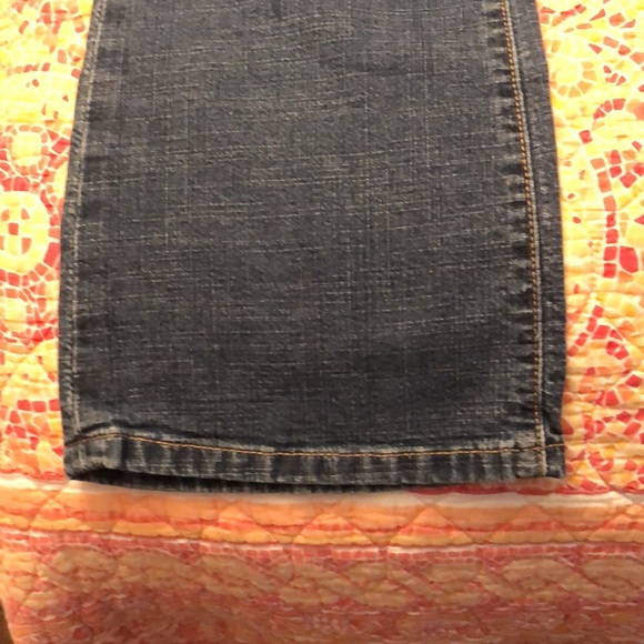 Women’s Levi’s Jeans 518 - Picture 4 of 13
